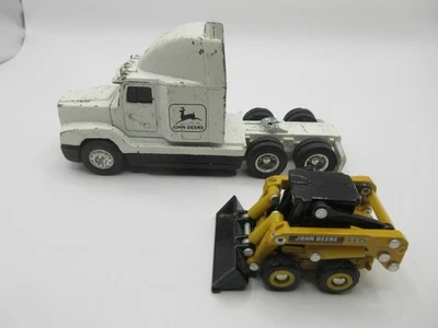 Ertl 1:32 Diecast John Deere 6675 Skid Steer w/ Movable Bucket + Truck Lot of 2 - Image 1 of 4