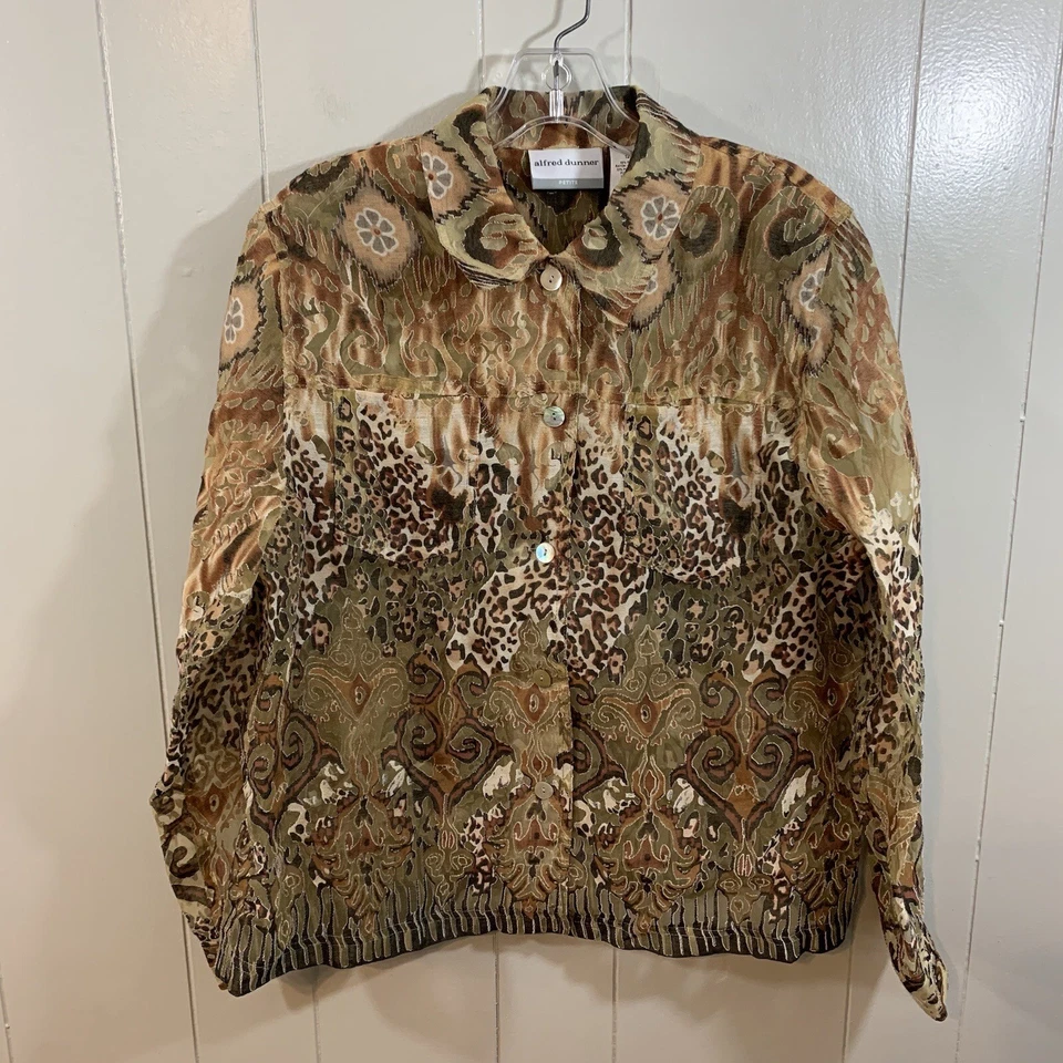 Top Alfred Dunner Petite Marrón Estampado Animal Burnout Manga Larga Con Botones 12P Foto 1 de 4
