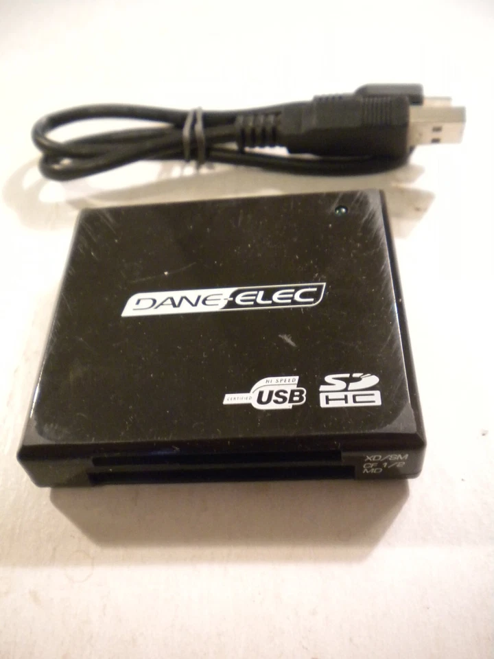 Dane-Elec 15 in 1 Card Reader with USB Cable - Image 1 of 4