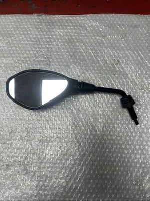 RÉTROVISEUR GAUCHE PIAGGIO 125 MEDLEY 16- CM180606 - Photo 1/4