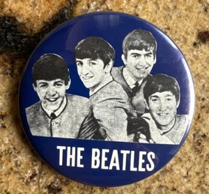 BEATLES - B&W photo 1964 on blue background large 3" pin button Plus Extra - Picture 1 of 7