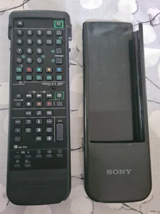 Original, reversible Sony TV-Fernbedienungen - Modelle RM-816 & RM-826 in einem - Bild 1 von 2