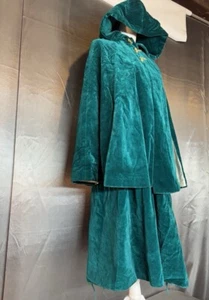 VTG GREEN VELVET HOODED CAPE & SKIRT GOTH EMO WOMENS SEE PHOTOS - Picture 1 of 12