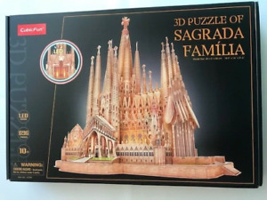 3D Puzzle Sagrada Familia Barcelona LED ( riesig 696 Teile ) CubicFun Light