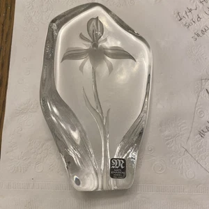 Voll Bleikristall matt Jonasson Schweden Makeras geätzte Iris Blume Briefbeschwerer - Bild 1 von 3