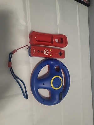 Mando Nintendo Wii Motion Plus Mario con volante y figura amiibo Foto 1 de 4