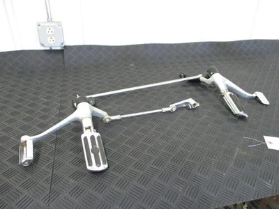 05 Harley Davidson Sportster 1200 controles delanteros izquierda derecha estriba 2004-2013 Foto 1 de 4