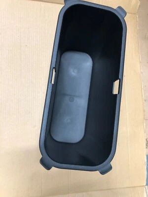 Dodge Ram 1500 2500 3500 2009-2024 OEM cubo de almacenamiento trasero inserto consola alfombrilla Foto 1 de 4