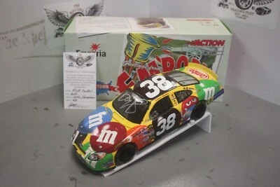 Elliott Sadler M&M's 2005 ciudad natal 1/24 acción NASCAR diecast autografiado Foto 1 de 2