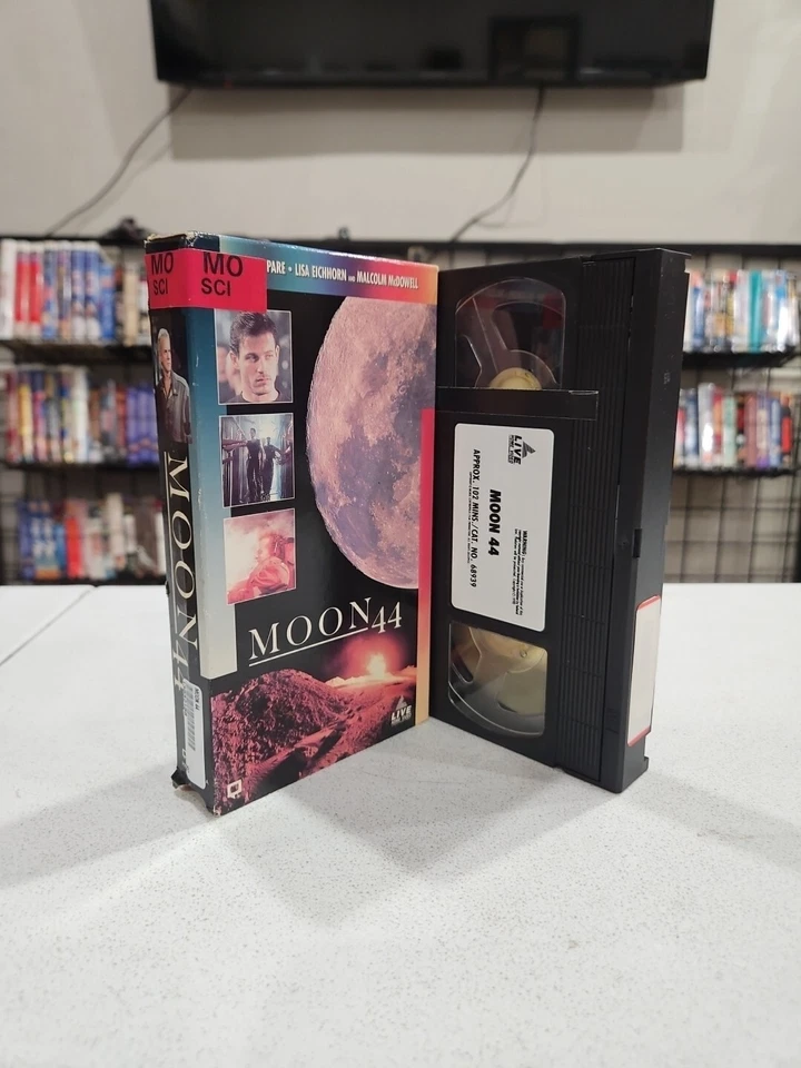 Moon 44 VHS Used Movie VCR Video Tape Sci Fi 🇺🇸 BUY 5 GET 5 FREE 📀 FREE SHIPP - Изображение 1 из 1