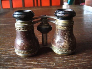 wunderschönes Jugendstil Opernglas kleines Fernglas fein geprägte Verzierungen - Picture 1 of 4