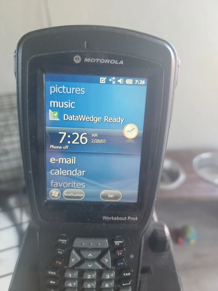 Motorola Workabout PRO4 7528X, con cargador base Foto 1 de 4