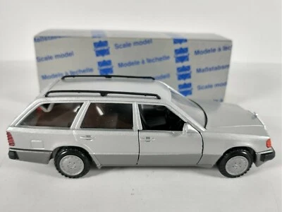 Mercedes-Benz 200TD 300TD Turbo 4Matic Conrad Modelo 1:35 Diecast Nº 1503 Foto 1 de 4
