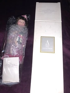 Avon CHILDHOOD DREAMS PORCELAIN DOLL COLLECTION "KITTY LOVE" 1993, NIB - Bild 1 von 5