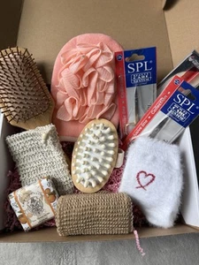 Spa Gift Box Body and Hair - Natural Self Care Kit for Beautiful Hair and Skin - Picture 1 of 5