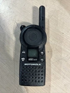 MOTOROLA CLS1410 UHF RADIOS WALKIE - Zdjęcie 1 z 4