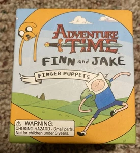 Adventure Time Finn Mini 1.75" Finger Puppet Figura Vinilo Duro, ¡Escaso!! - Imagen 1 de 2