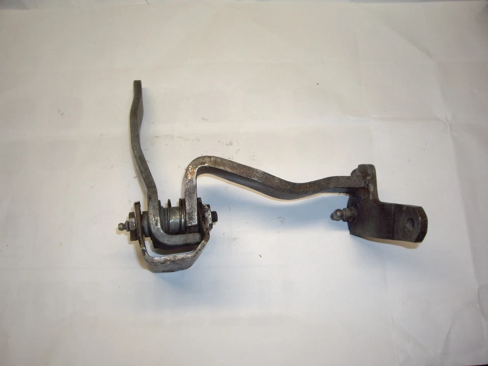 Ford Fairlane Customline Mainline 1955 1956 de colección embrague barra Z eculizer Foto 1 de 4