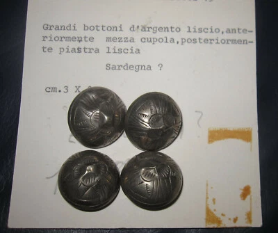 XIX secolo 4  bottoni in argento Sardegna? cm 3 x cm 3 - Immagine 1 di 3