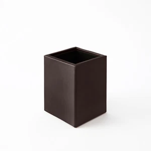 Bleistifttopf Schreibtisch Leder braun braun - quadratisches Design und handgefertigte Oberflächen - Bild 1 von 5