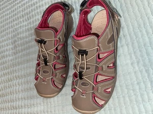 EDDIE BAUER SANDALS LT BROWN size 9 Mary Fisherman Hiking Leather  889260455702 - Picture 1 of 11