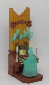 Hallmark 2023 Victor Geist - Disney - The Haunted Mansion - Narrador - Nuevo en caja - Imagen 1 de 19