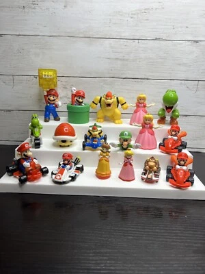 Nintendo Lot of 17 Action Figures Yoshi, Mario, Peach, Donkey Kong, Daisy Foto 1 de 4