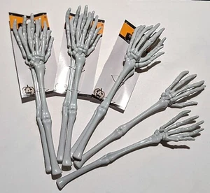 Utensili da portata a mano/braccio scheletro in plastica 13", set da portata festa Halloween - Foto 1 di 2