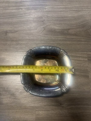 Plato cuadrado vintage internacional plateado con esquinas decorativas #048 Foto 1 de 4