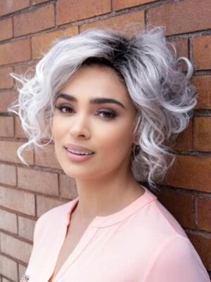 Envy Kelsey 假发,所有颜色,短楔形假发 — 第 1/4 张图片