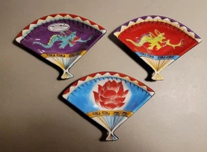 Juego de 3 cuencos de cerámica "arte de arcilla" pintados a mano con abanico de flores de dragón y loto - Imagen 1 de 6