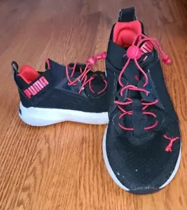 Zapatillas Puma sin encaje para niños rojas y negras talla 4C espuma suave - Imagen 1 de 9