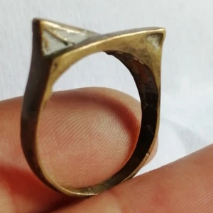 EXTREM ANTIKER RÖMISCHER RING AUS BRONZE ARTEFAKT GRAVUR - Bild 1 von 6