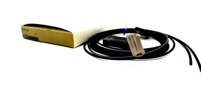 NEW OMRON E32-L25 PHOTOELECTRIC SWITCH E32L25 - Image 1 of 4