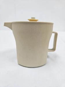 Vintage Tupperware Creamer Mini Pitcher Almond with Push Button Lid 1414-3 - Picture 1 of 10