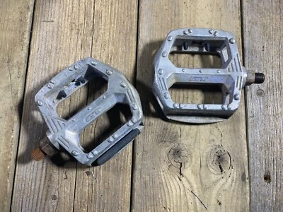 Pedales BMX GT Mid School BmX Mx 1/2 hilos pedales de plataforma USADOS Foto 1 de 4
