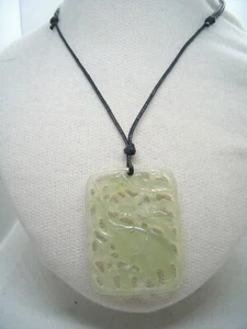 Ciondolo in GIADA naturale con elefante inciso e girocollo -pendente pietra dura - Foto 1 di 6