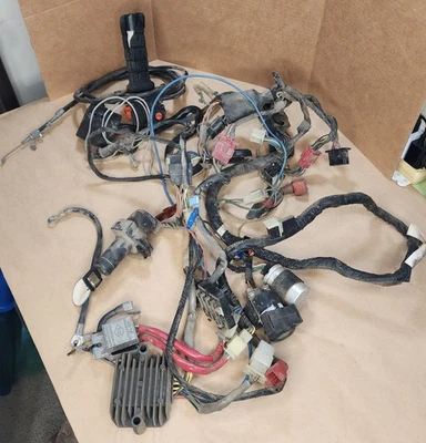 Arnés de cableado principal Honda CB1100F Super Sport 1983 con encendido y llave Foto 1 de 4