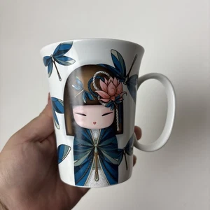 Kokeshi Puppe Kaffeebecher Japanisches Mädchen Libelle Design Teetasse Yuna Calm Kimmido - Bild 1 von 10