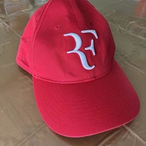 Roger Federer RF Uniqlo Mütze Kappe Riemen hinten Tennis verstellbar Erwachsene Einheitsgröße rot - Bild 1 von 12
