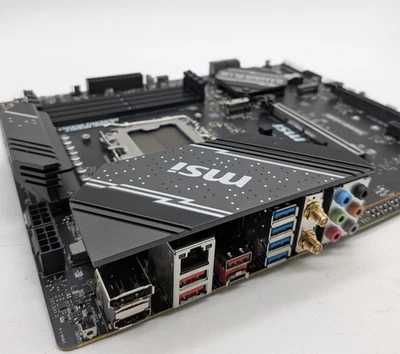 Placa madre modelo desconocido - piezas sueltas/defecto - Imagen 1 de 3