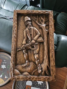 "Der Jäger" Holzskulptur Hangearbeitet Wandbild Wandschmuck Antike Dekoration - Bild 1 von 3