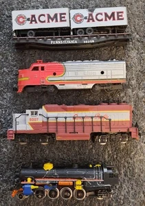 N Scale Locomotive (3) & Freight Car Lot: USED RESTORATION ONLY - Picture 1 of 12
