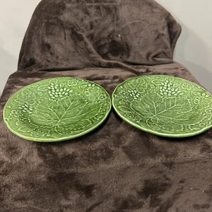 SET OF 2 Olfaire Green Colored Salad Plates Majolica Grapes and Leaves Portugal - Picture 1 of 5
