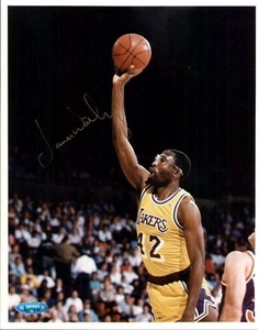 JAMES WORTHY "LAKER GREAT" AUTOGRAPHED 8X10 PHOTOGRAPH TRISTAR COA AND HOLOGRAM - Picture 1 of 2