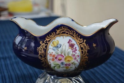 CORBEILLE A FLEURS ou VIDE POCHE EN PORCELAINE DE BAYEUX OU VALENTINE ??? - Photo 1/4