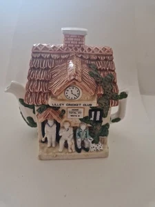 Leonardo Lilley Cricket Club Teapot Collectable/Novelty/Prop/Display - Picture 1 of 5