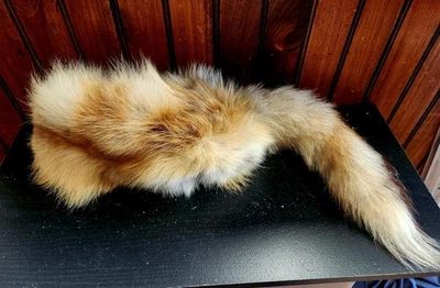 Шляпа из меха лисы с хвостом - Изображение 1 из 4