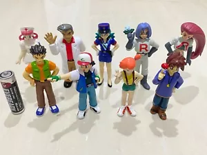 Figura Colección Pokemon Real Nintendo Tomy Ash, Oak, Joy, Misty (H2.7"-3.0") - Imagen 1 de 12