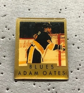 Prendedor de hockey St. Louis Blues Adam Oates NHL - Imagen 1 de 2